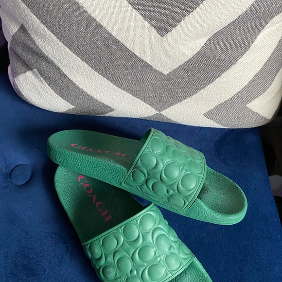 Women’s Coach Sandals! - Picture 2 of 4